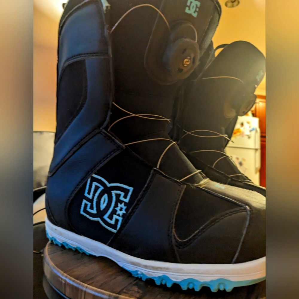 DC snowboard boots